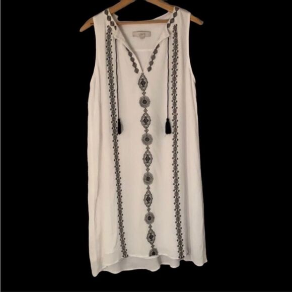Loft Crepe White sleeveless, a Embroidered dress White & Black Size Small - Picture 2 of 6
